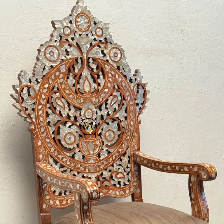 Handmade Maharaja chair with detailed backrest – close-up